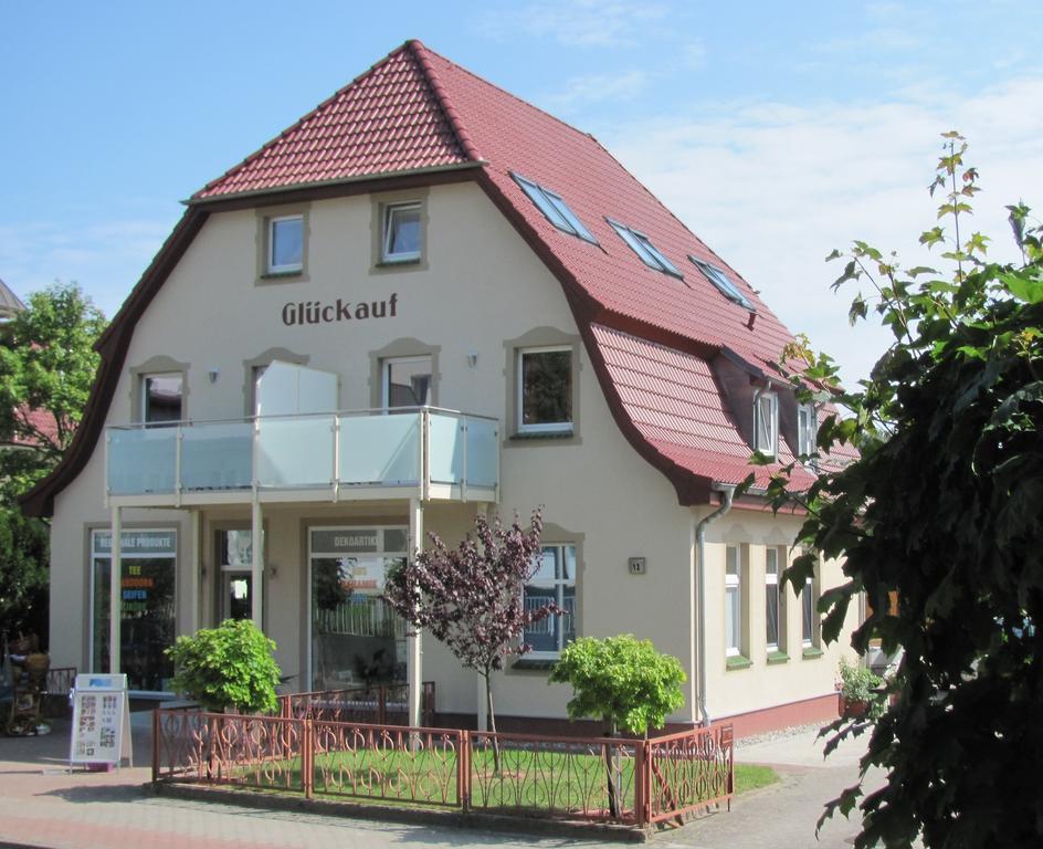 Ferienwohnungen Haus Glueckauf Kölpinsee Extérieur photo